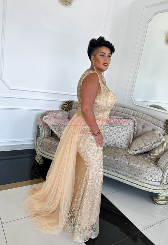 LUXUSNÉ ZLATÉ SPOLOČENSKÉ ŠATY S ODNÍMATELNOU VLEČKOU ANTONINA 