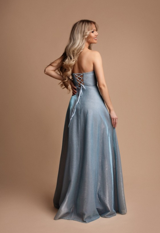 SVETLOMODRÉ TRBLIETAVÉ SPOLOČENSKÉ ŠATY CLAIRE 