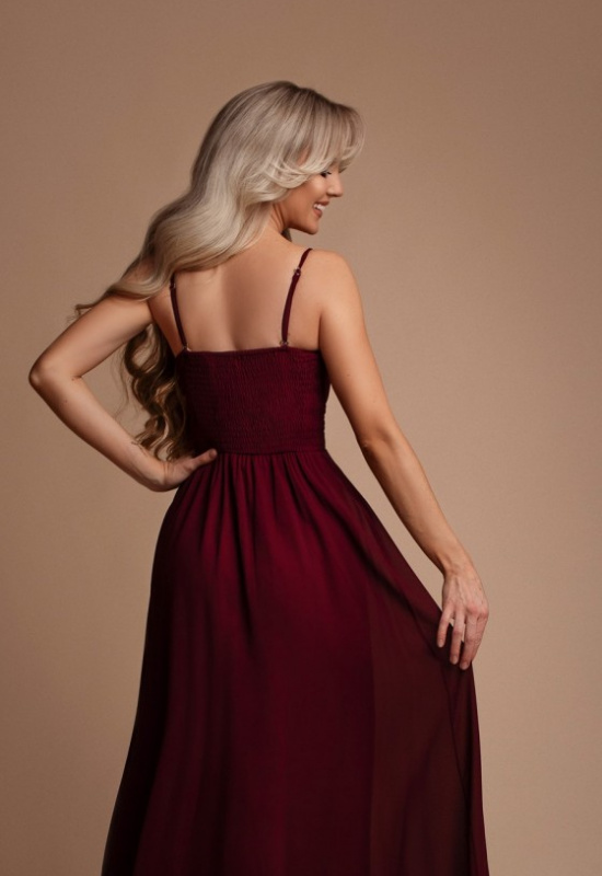 BORDOVÉ SPOLOČENSKÉ ŠATY S ROZPARKOM TINA