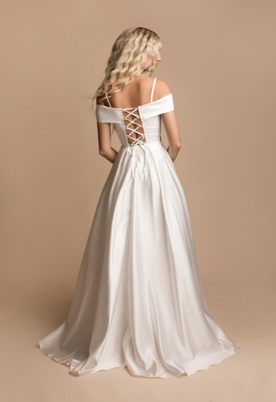 BIELE SATÉNOVÉ SPOLOČENSKÉ ŠATY PETRICIA 