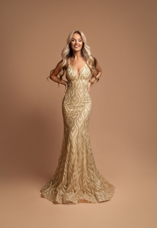 ZLATÉ PRILIEHAVÉ FLITROVANÉ ŠATY S ODHALENÝM CHRBTOM AVA