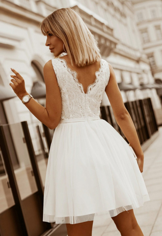 BIELE KRÁTKE TYLOVÉ ŠATY LEKKO