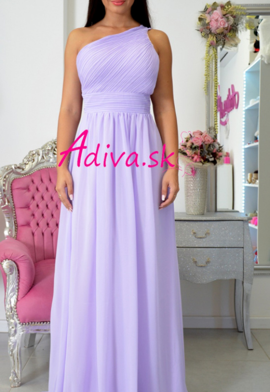 DLHÉ SPOLOČENSKÉ ŠATY SVETLOFIALOVÉ CEZ JEDNO RAMENO